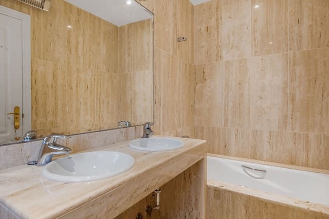 4 sovrum Villa till salu i La Capellania, Benalmádena med pool garage - 1 795 000 € (Ref: 9786878)