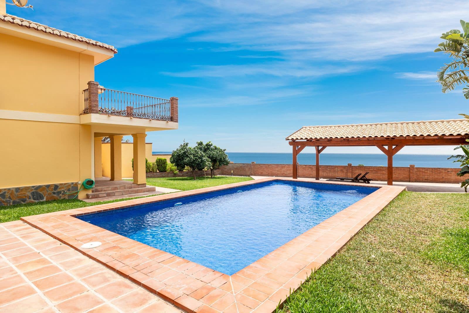 4 bedroom Villa for sale in La Capellania with pool garage - € 1,795,000 (Ref: 9786878)