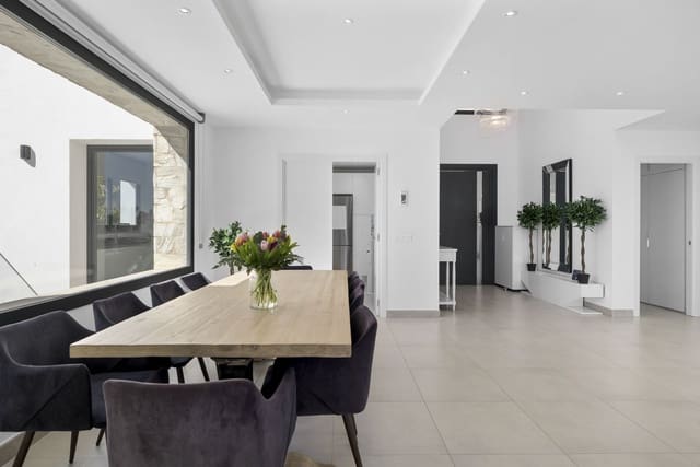 Chalet de 6 habitaciones en La Capellanía - El Higuerón, Benalmádena en venta con piscina garaje - 1.900.000 € (Ref: 9786887)