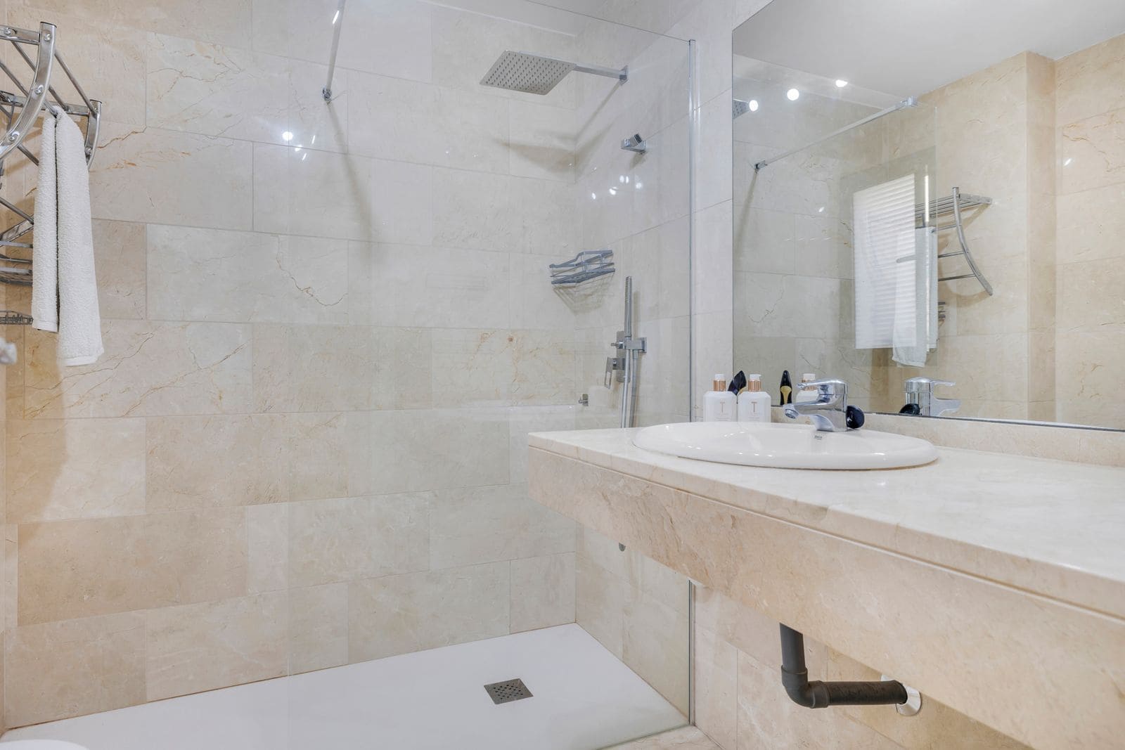 Apartamento de 2 habitaciones en Torrequebrada en venta con piscina garaje - 365.000 € (Ref: 9793731)