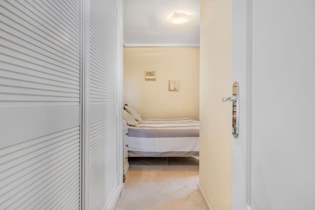 Apartamento de 2 habitaciones en Cortijo Torrequebrada, Benalmádena en venta con piscina garaje - 365.000 € (Ref: 9793731)