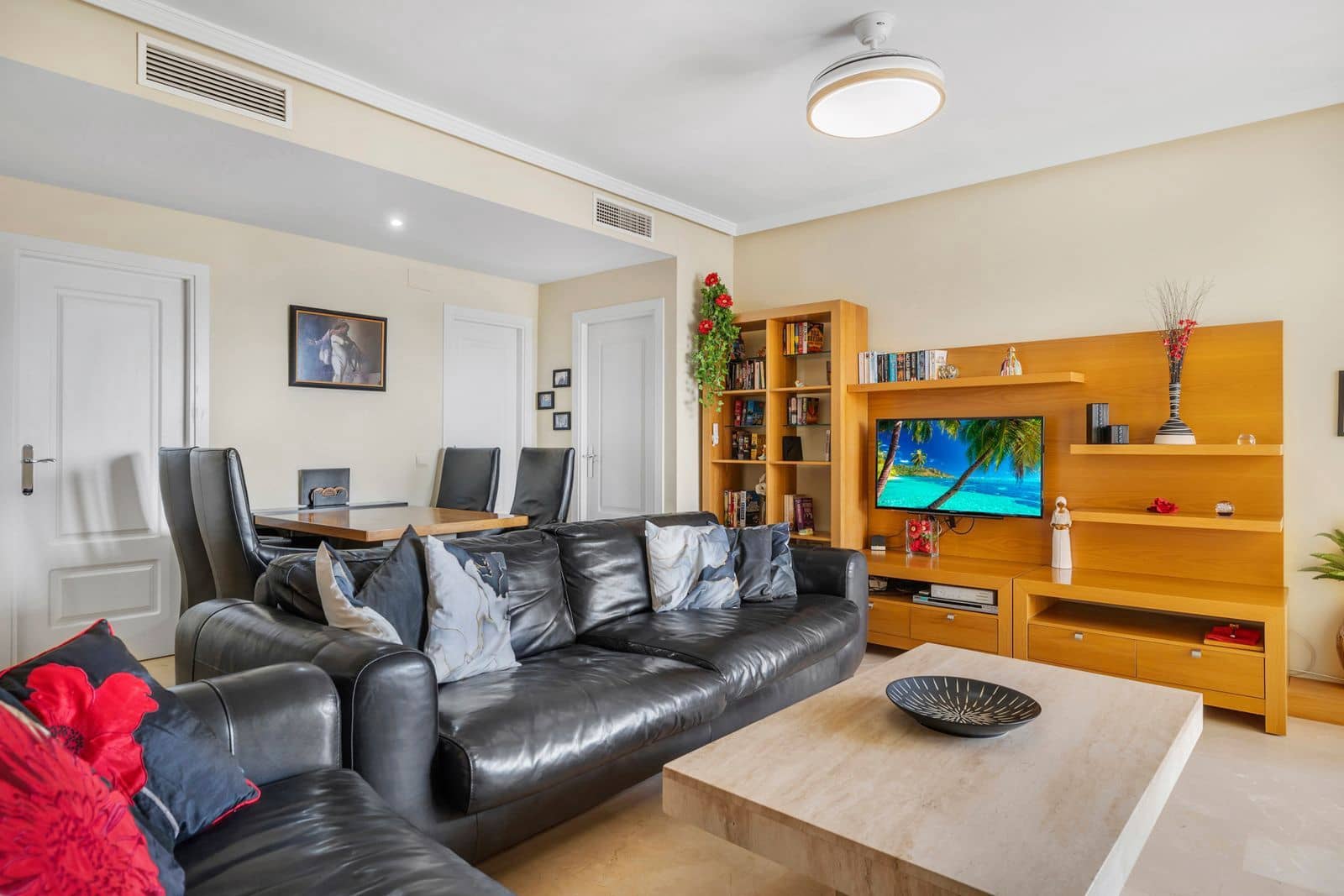 Apartamento de 2 habitaciones en Torrequebrada en venta con piscina garaje - 365.000 € (Ref: 9793731)