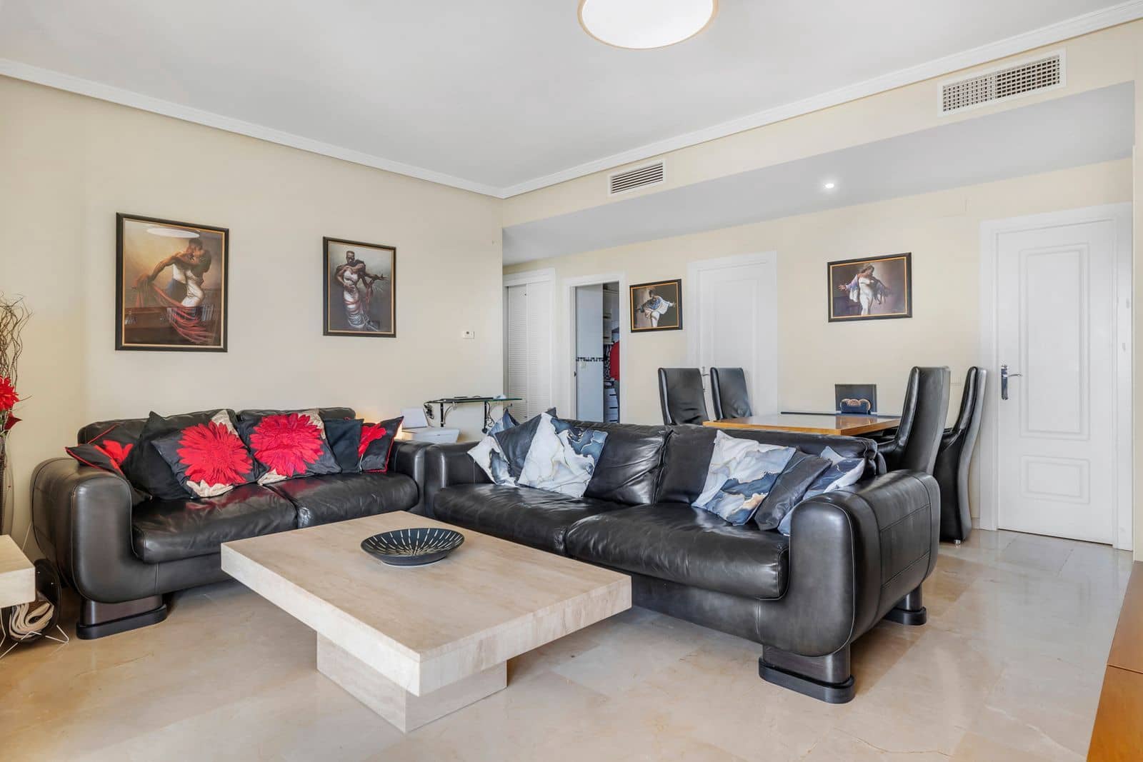 Apartamento de 2 habitaciones en Torrequebrada en venta con piscina garaje - 365.000 € (Ref: 9793731)