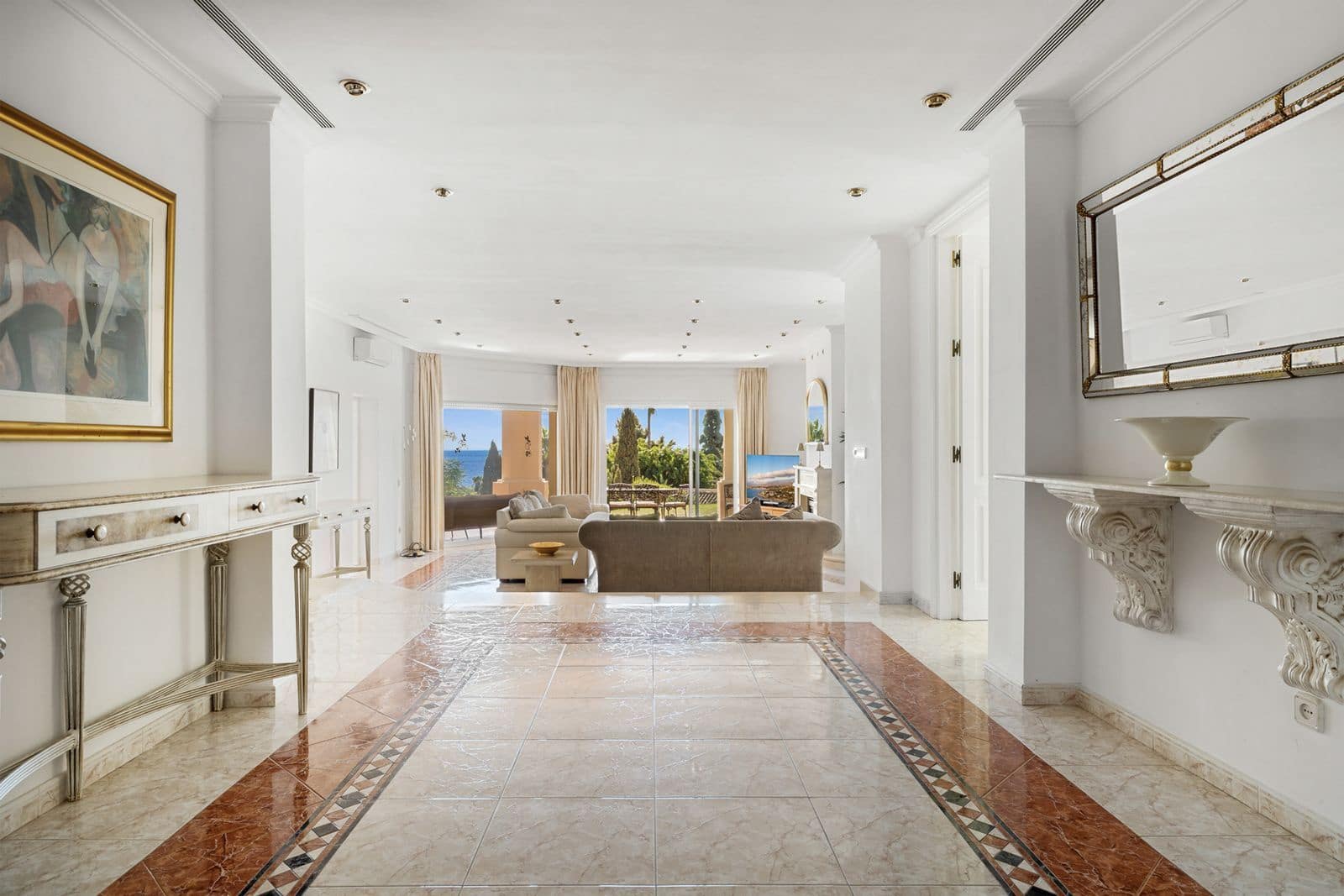 5 soveværelse Villa til salg i Marbella med swimmingpool garage - € 1.995.000 (Ref: 9814823)