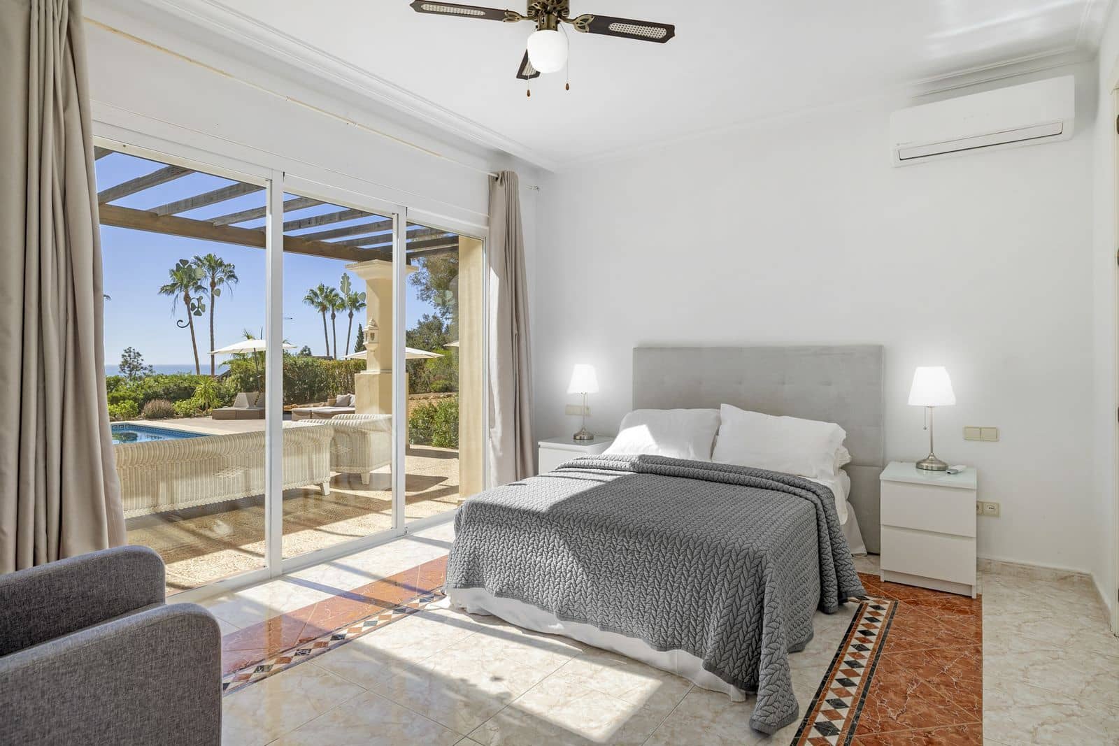 5 soveværelse Villa til salg i Marbella med swimmingpool garage - € 1.995.000 (Ref: 9814823)