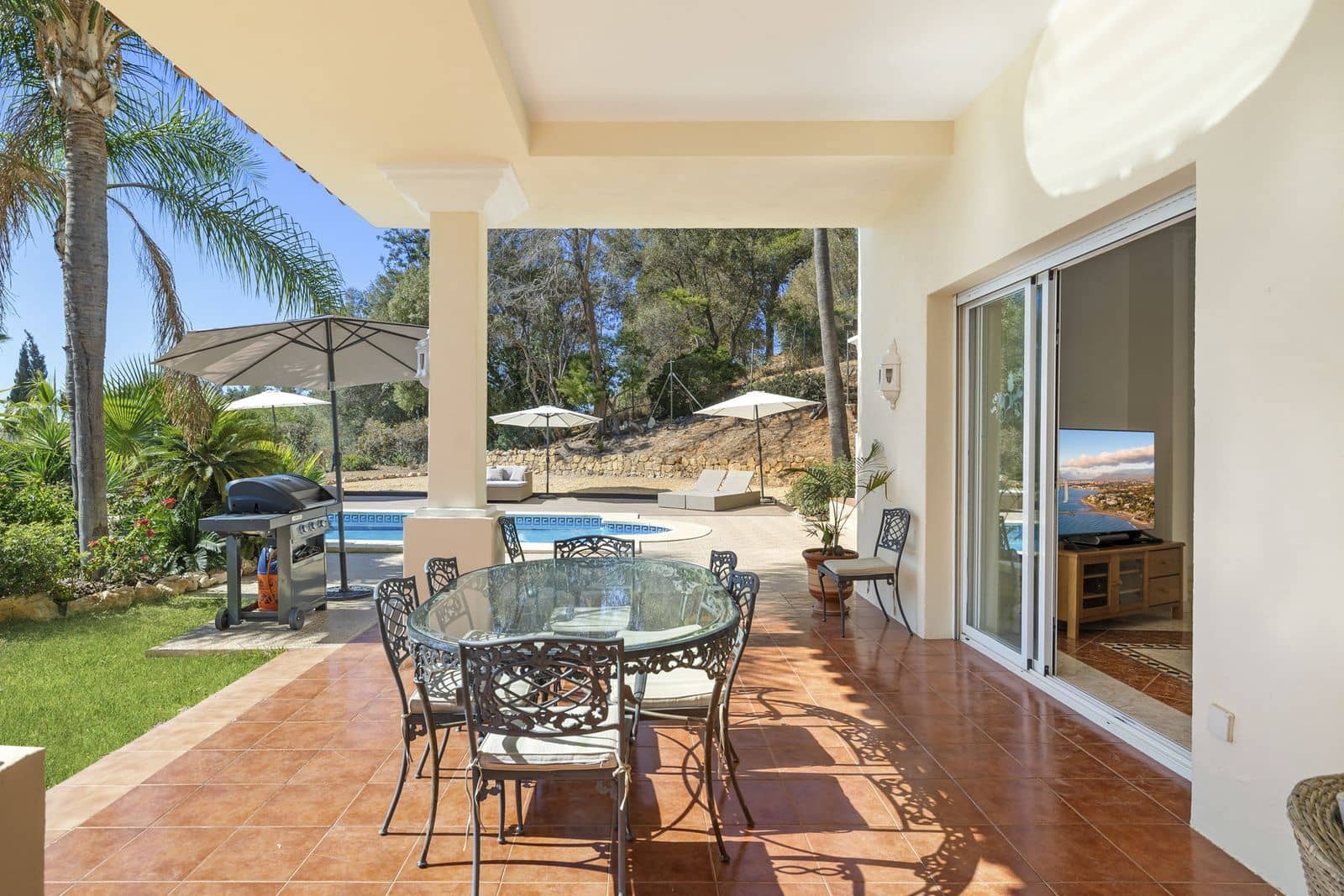5 soveværelse Villa til salg i Marbella med swimmingpool garage - € 1.995.000 (Ref: 9814823)