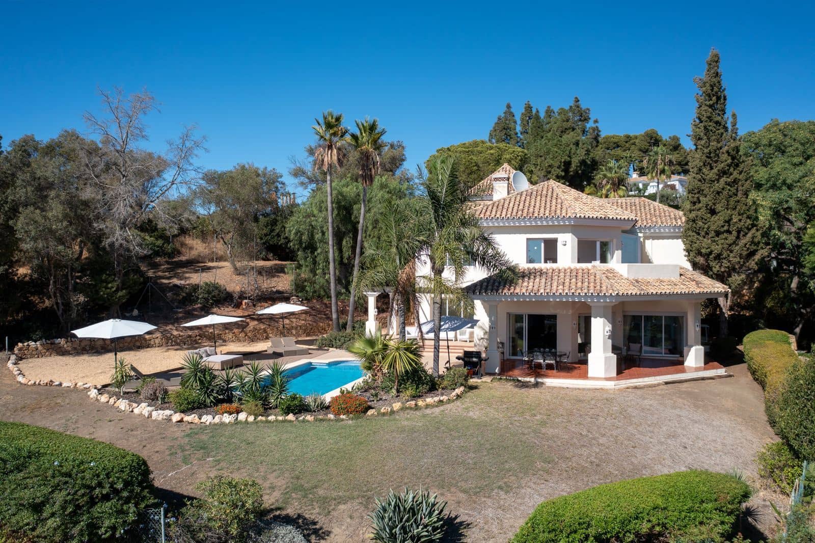 5 soveværelse Villa til salg i Marbella med swimmingpool garage - € 1.995.000 (Ref: 9814823)
