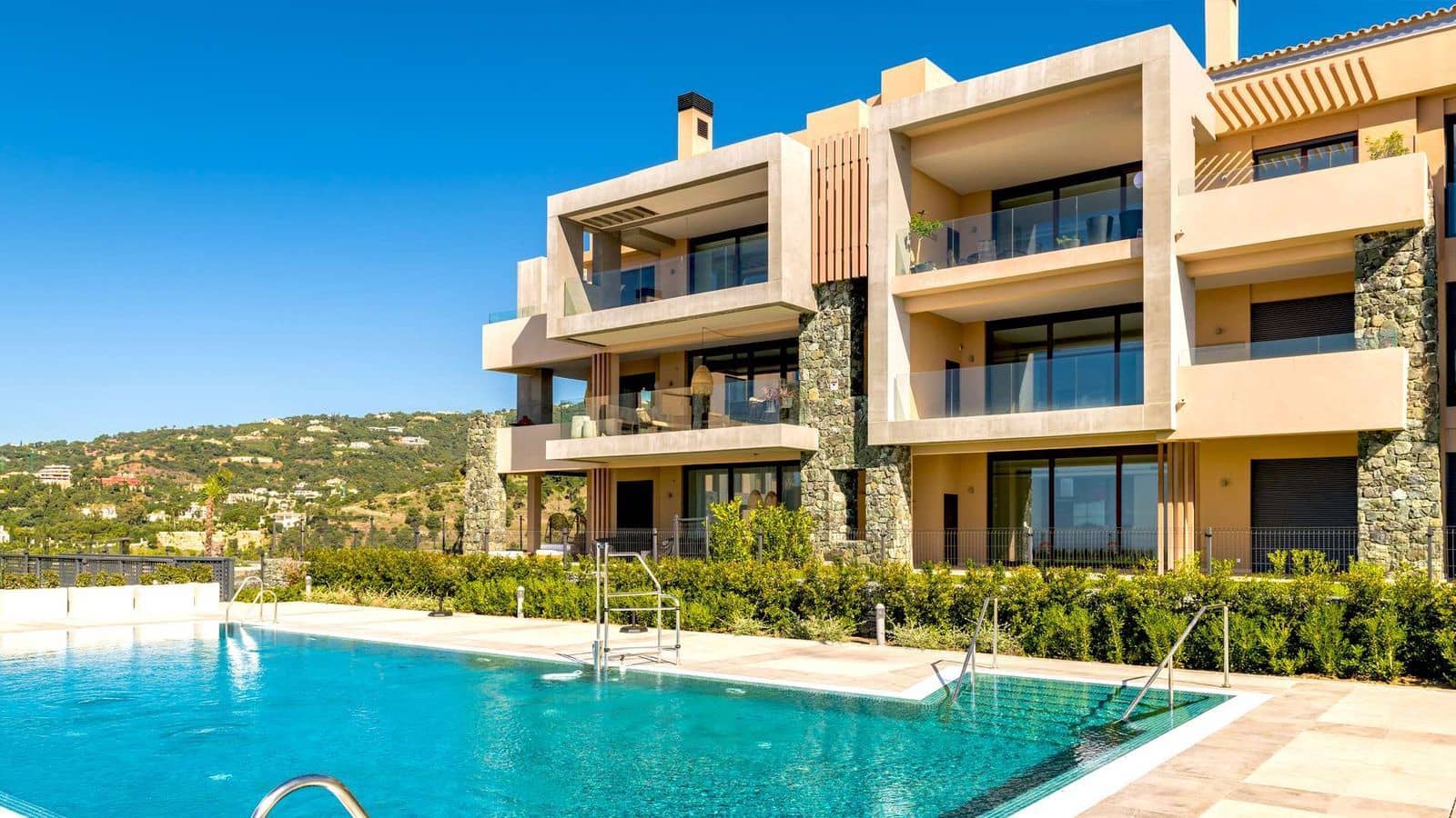 2 sovrum Lägenhet till salu i Marbella med pool garage - 945 000 € (Ref: 9818066)