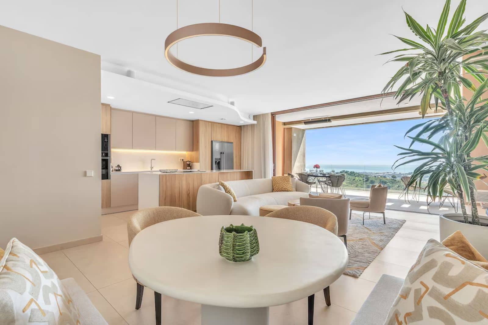2 sovrum Lägenhet till salu i Marbella med pool garage - 945 000 € (Ref: 9818066)
