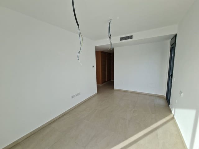 4 soverom Villa til salgs i Castillo de la Duquesa, Manilva med svømmebasseng garasje - € 780 000 (Ref: 9822769)
