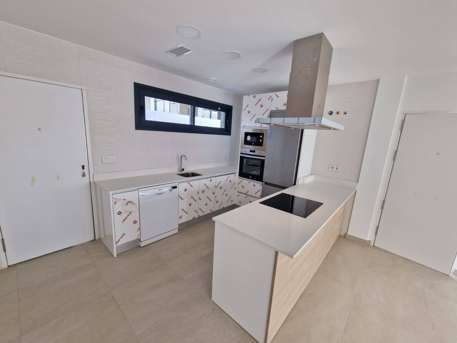 4 soverom Villa til salgs i Manilva med svømmebasseng garasje - € 780 000 (Ref: 9822769)