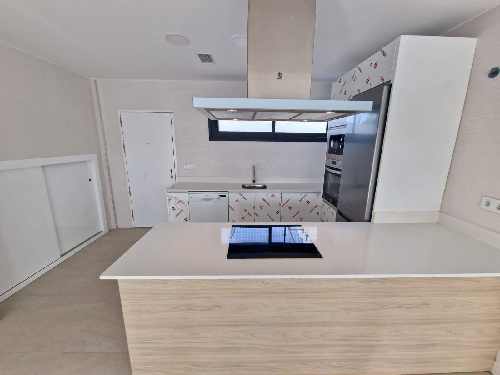 4 soverom Villa til salgs i Manilva med svømmebasseng garasje - € 780 000 (Ref: 9822769)