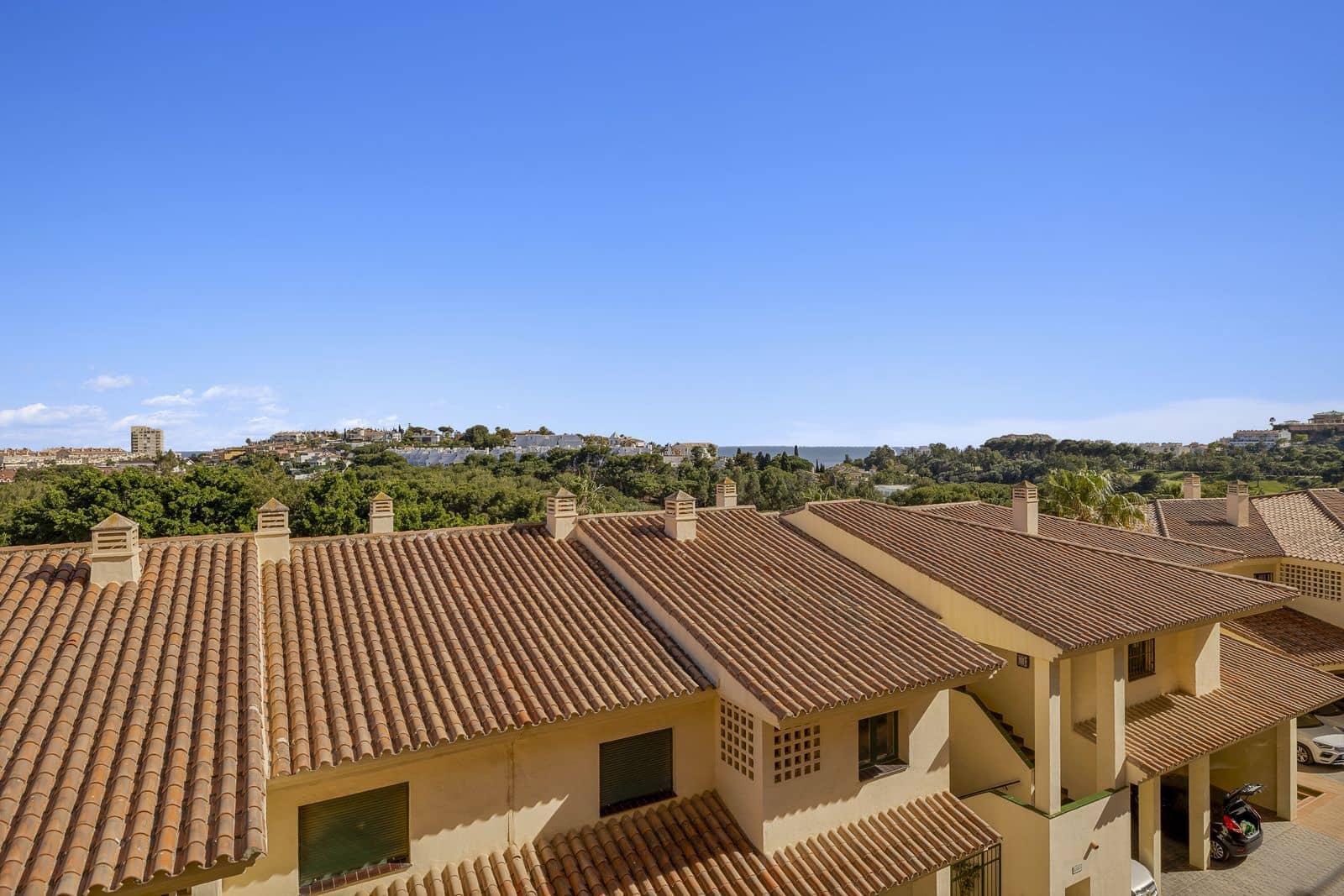2 bedroom Apartment for sale in Torrequebrada with pool garage - € 390,000 (Ref: 9894365)