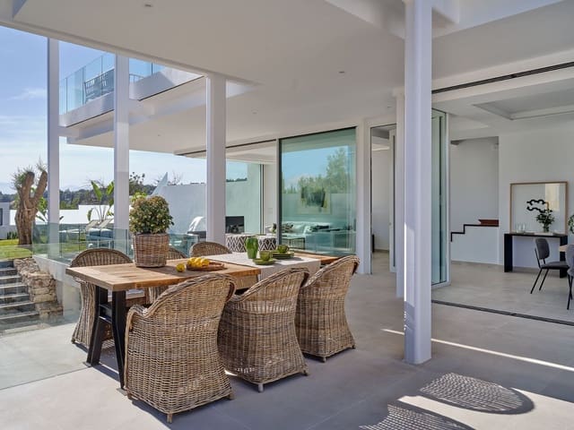 4 soveværelse Villa til salg i Valdeolletas - Las Cancelas - Xarblanca, Marbella med swimmingpool garage - € 1.890.000 (Ref: 9994902)
