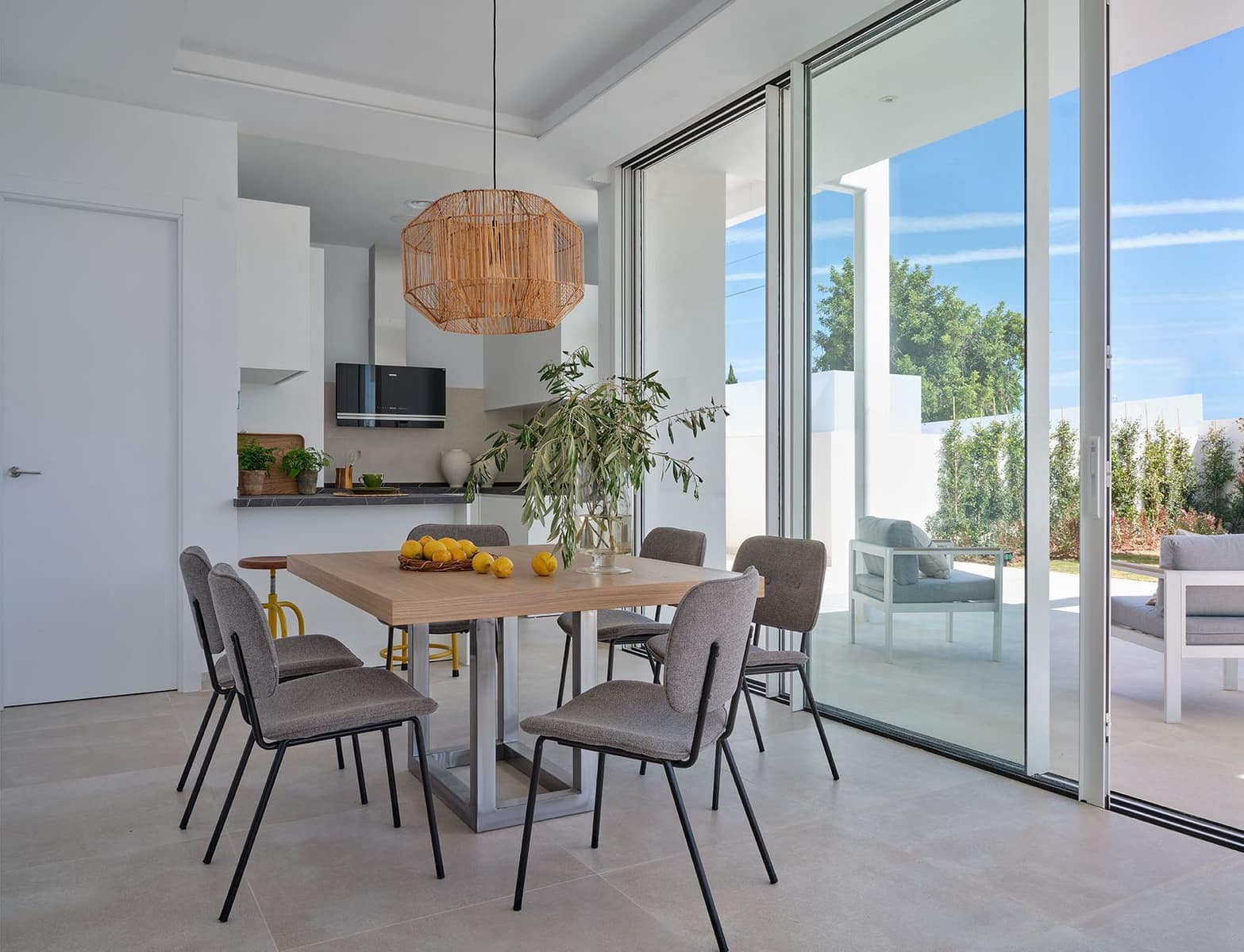 4 soveværelse Villa til salg i Marbella med swimmingpool garage - € 1.890.000 (Ref: 9994902)