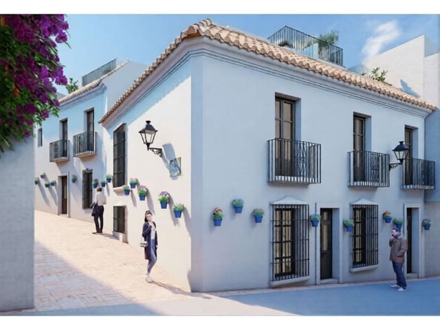 2 sovrum Hus till salu i Centro, Estepona - 695 000 € (Ref: 9995615)