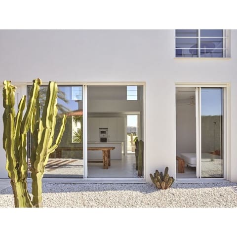 Chalet de 3 habitaciones en Valle Romano Golf, Estepona en venta con piscina garaje - 1.100.000 € (Ref: 9996869)