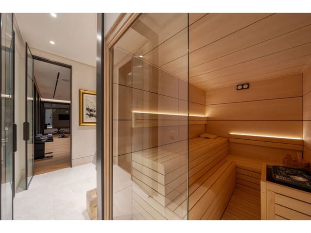 Chalet de 5 habitaciones en Nagüeles Alto, Marbella en venta con piscina garaje - 14.995.000 € (Ref: 9996890)
