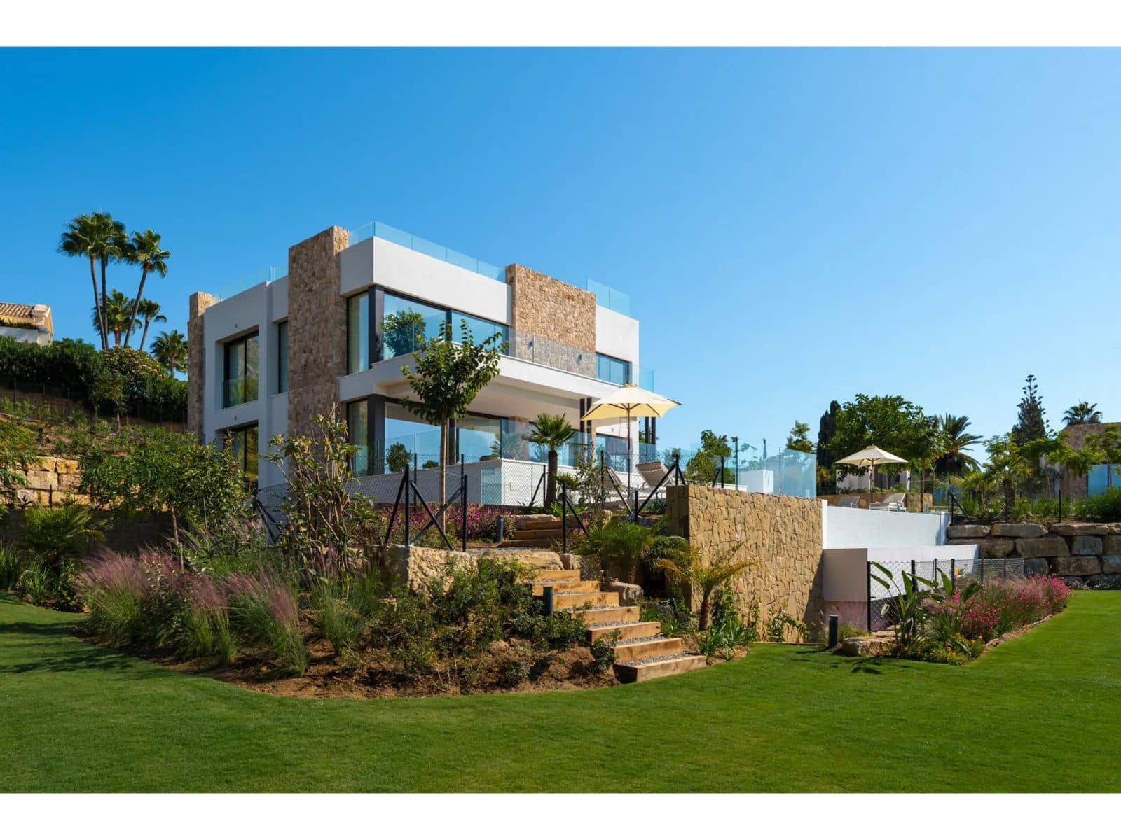 Chalet de 5 habitaciones en Marbella en venta con piscina garaje - 14.995.000 € (Ref: 9996890)