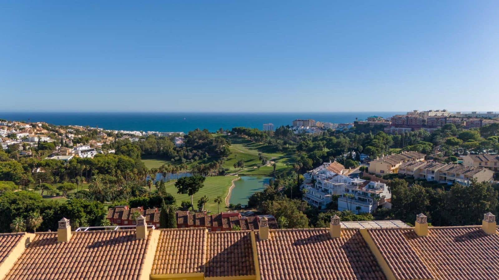 2 slaapkamer Appartement te koop in Benalmadena met zwembad garage - € 420.000 (Ref: 9996962)