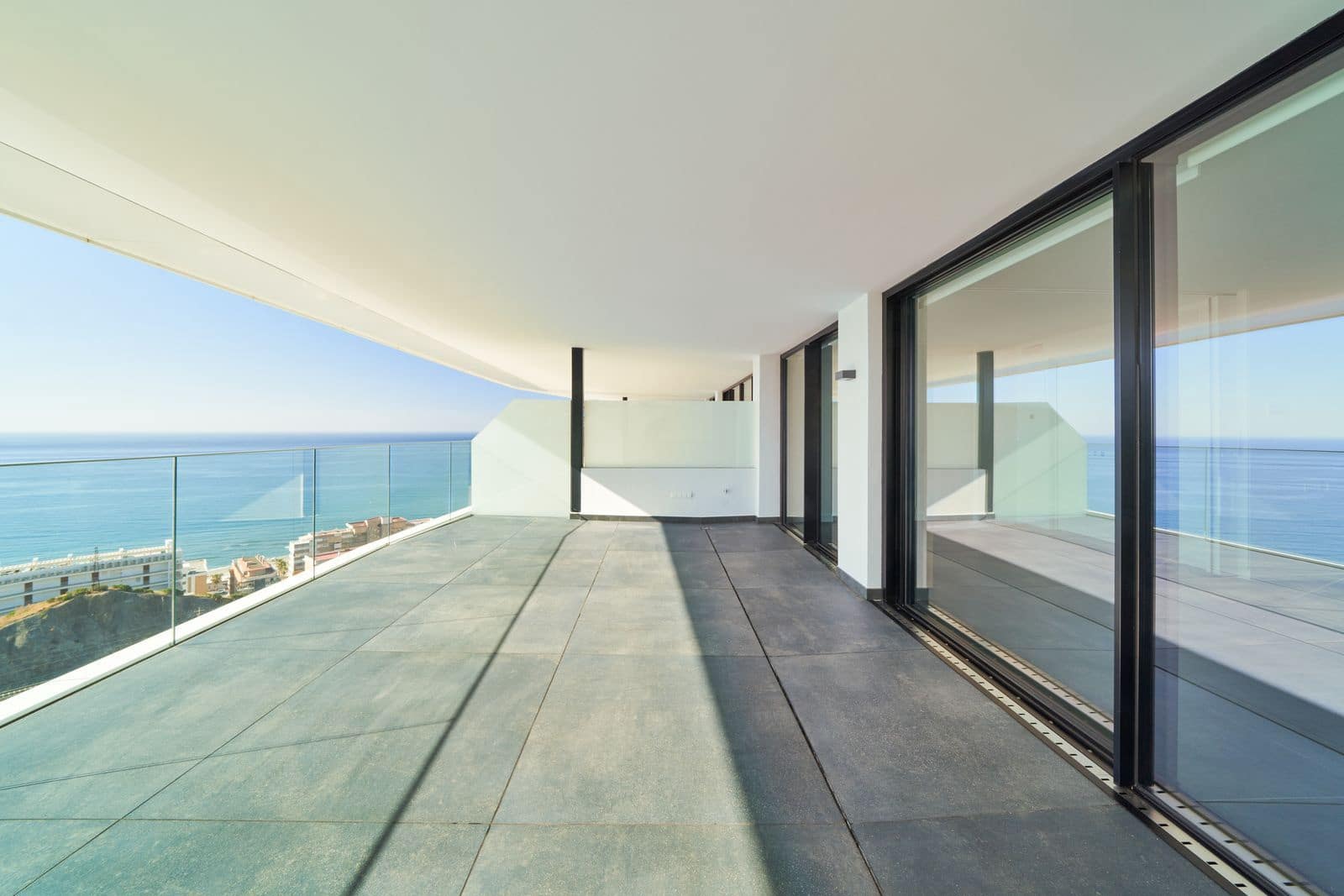 2 soveværelse Lejlighed til salg i Fuengirola med swimmingpool garage - € 995.000 (Ref: 9998570)
