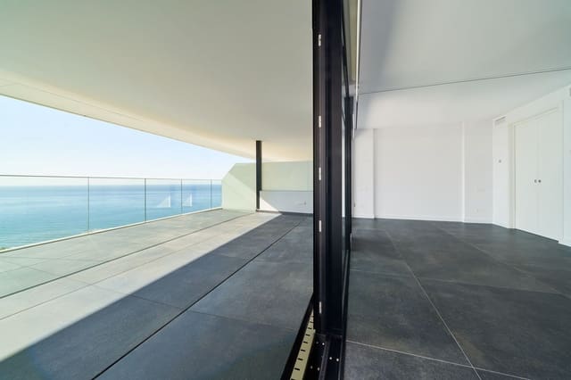 2 soveværelse Lejlighed til salg i Las Gaviotas  - Carvajal, Fuengirola med swimmingpool garage - € 995.000 (Ref: 9998570)