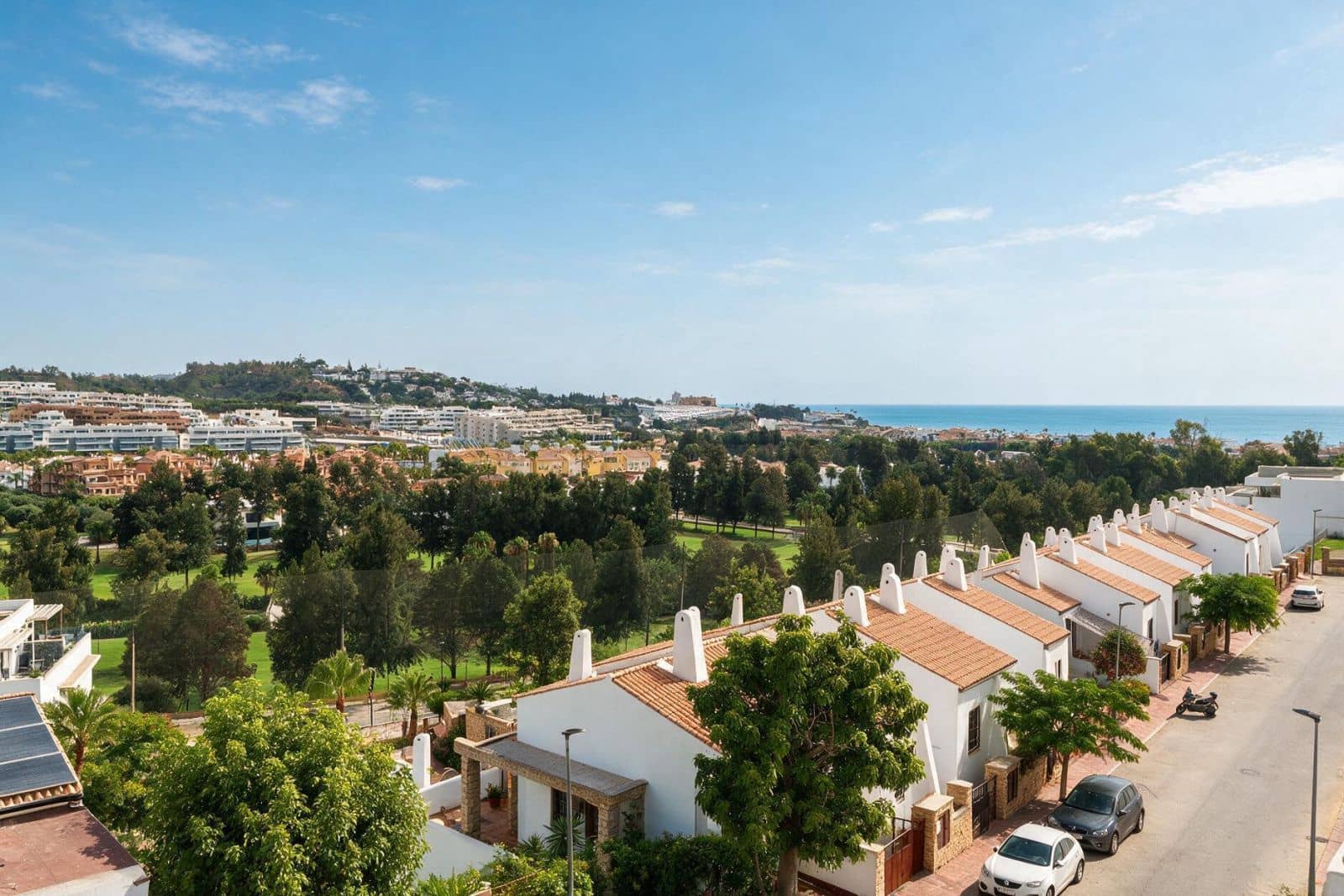 1 soverom Leilighet til salgs i Mijas med svømmebasseng garasje - € 680 000 (Ref: 9998617)