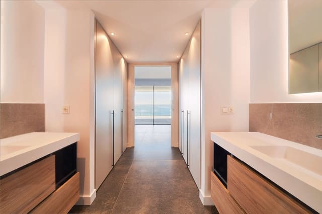 2 soveværelse Lejlighed til salg i Las Gaviotas  - Carvajal, Fuengirola med swimmingpool garage - € 995.000 (Ref: 9998661)