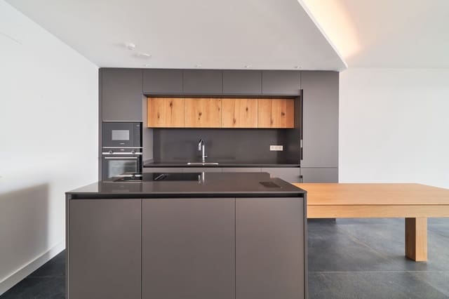 2 soveværelse Lejlighed til salg i Las Gaviotas  - Carvajal, Fuengirola med swimmingpool garage - € 995.000 (Ref: 9998661)