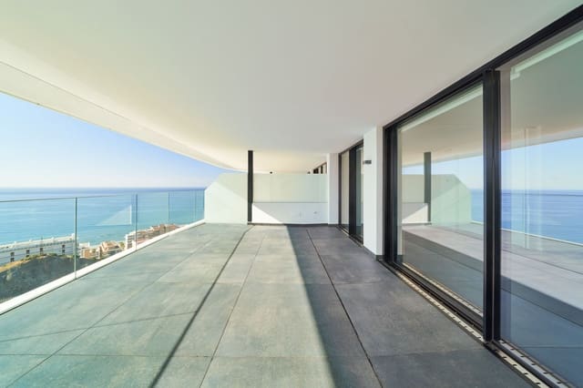 2 soveværelse Lejlighed til salg i Las Gaviotas  - Carvajal, Fuengirola med swimmingpool garage - € 995.000 (Ref: 9998661)