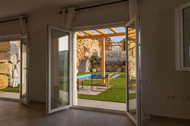 3 soveværelse Villa til salg i Viñuela med swimmingpool garage - € 305.000 (Ref: 9998735)