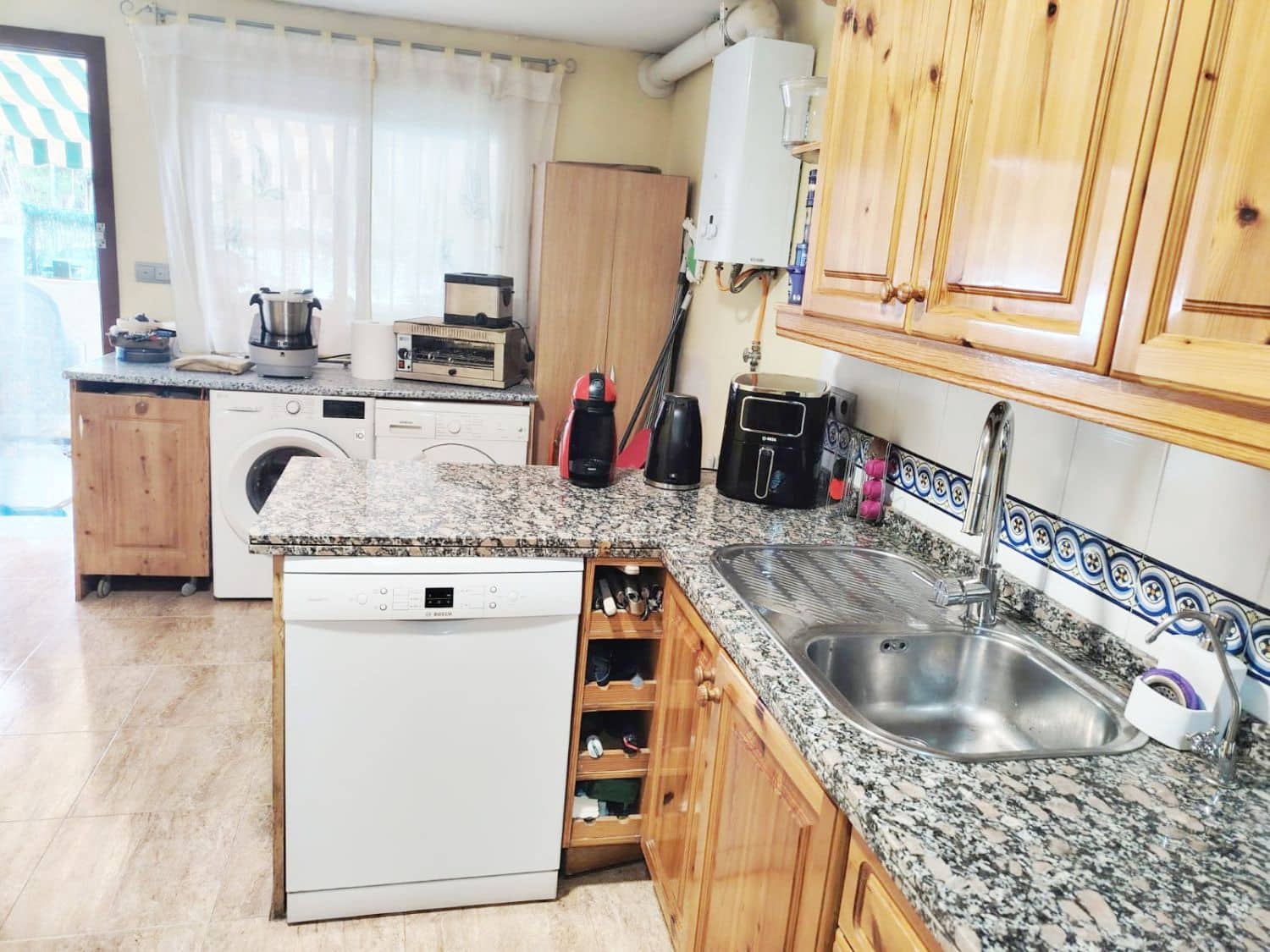 4 bedroom Villa for sale in El Campello - € 485,000 (Ref: 9164291)