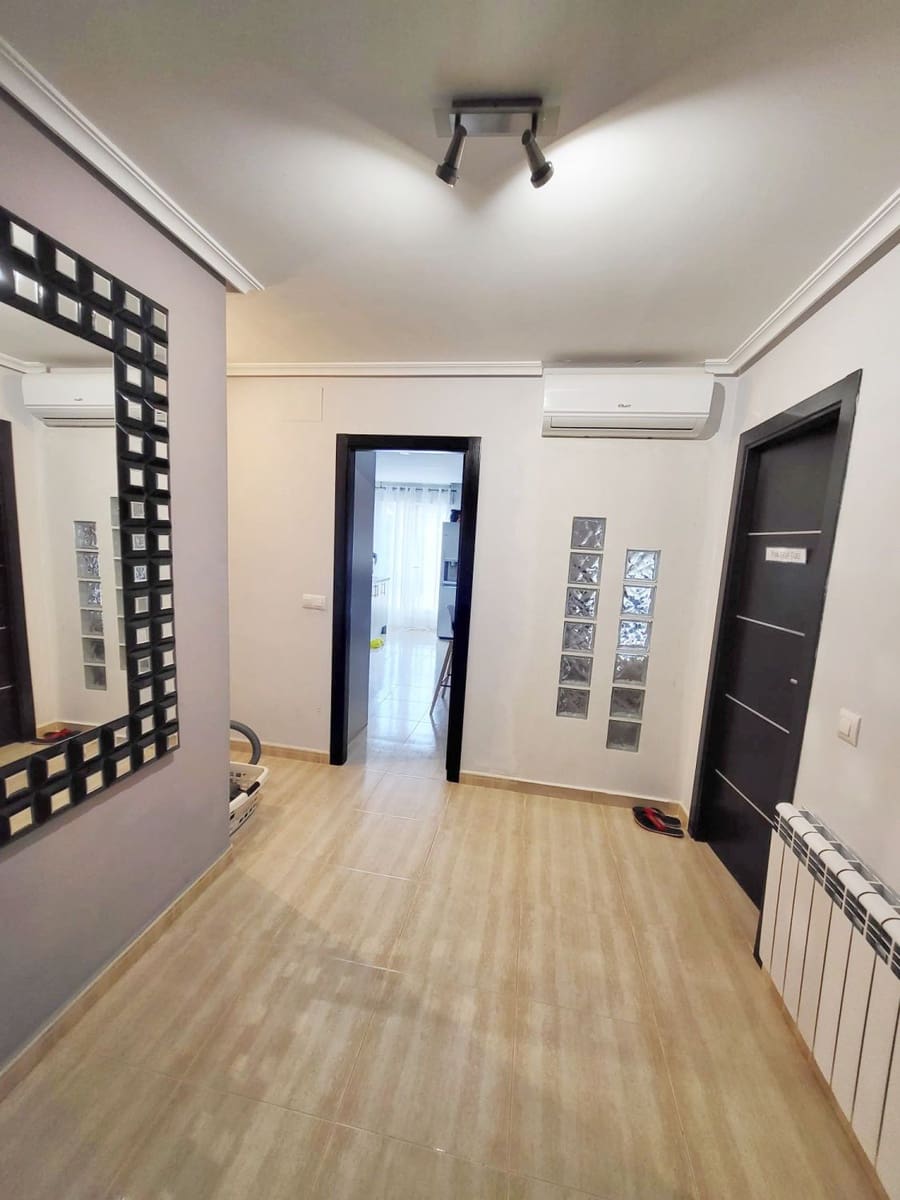 3 bedroom Flat for sale in Pedreguer - € 180,000 (Ref: 9310201)