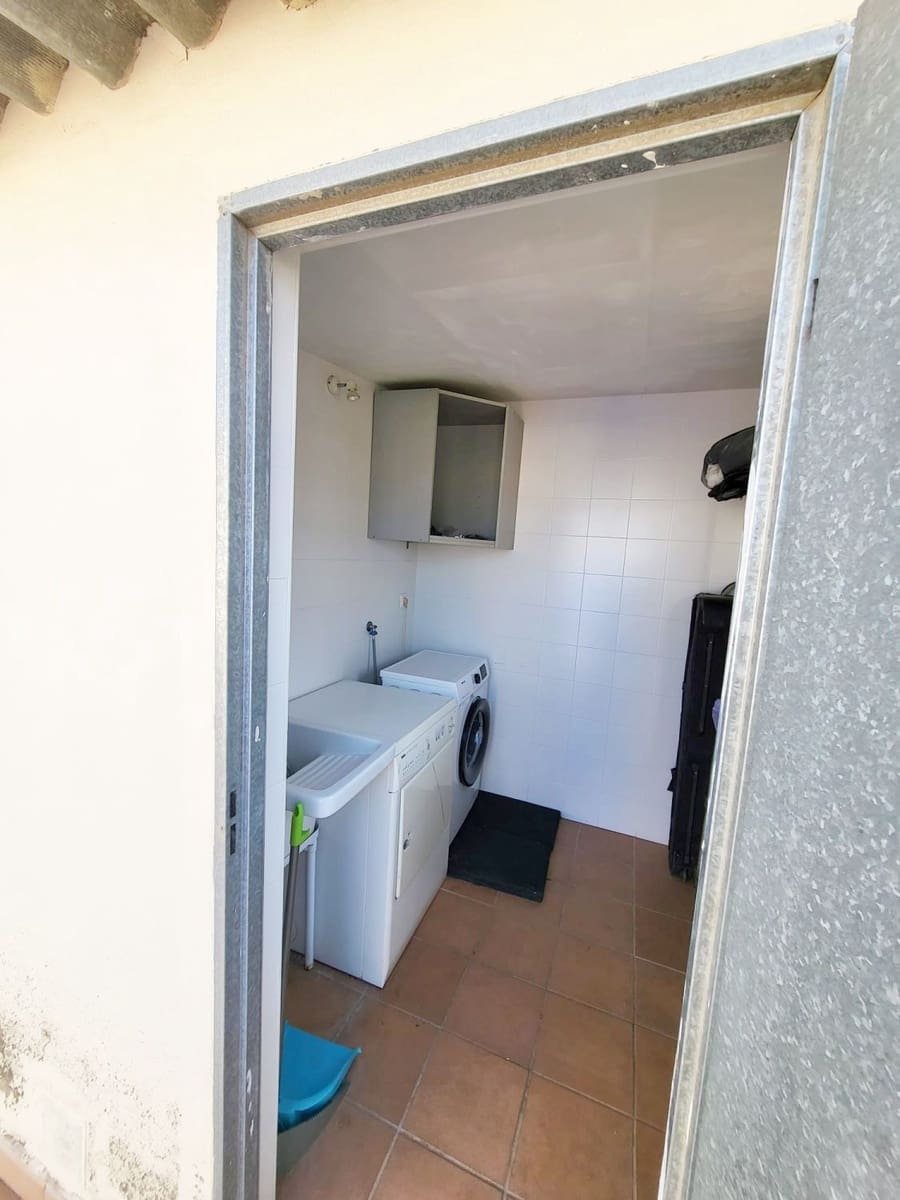 3 bedroom Flat for sale in Pedreguer - € 180,000 (Ref: 9310201)