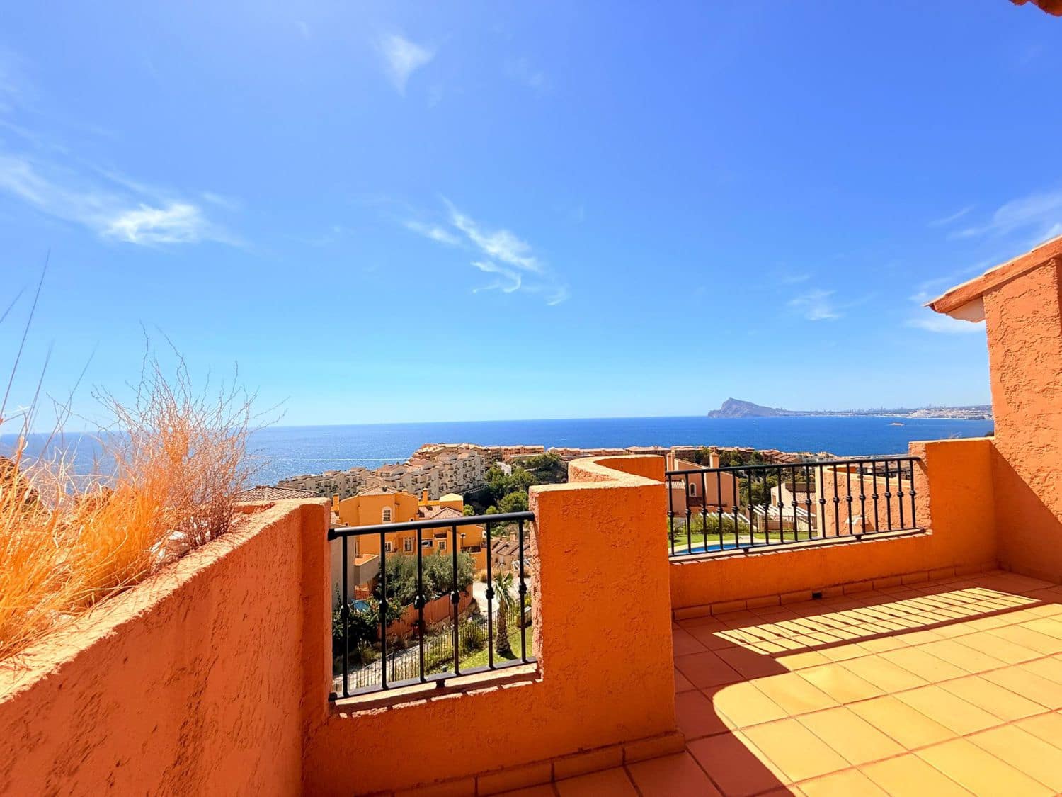 3 bedroom Villa for sale in Altea with garage - € 440,000 (Ref: 9346592)