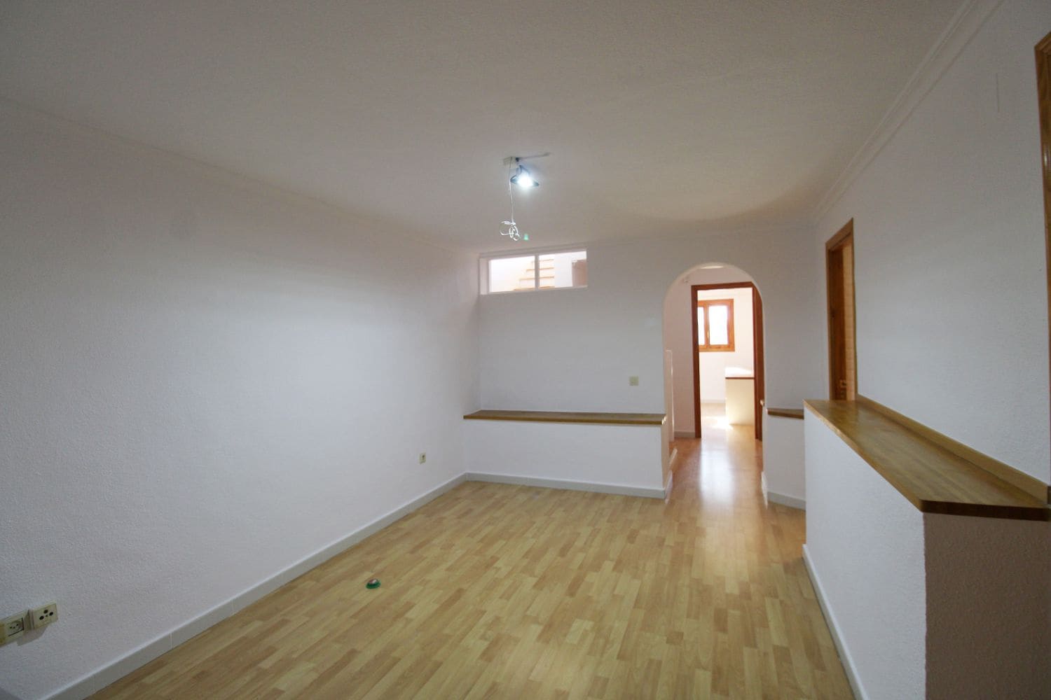 5 soveværelse Semi-Rækkehus til salg i La Nucia - € 350.000 (Ref: 9410721)