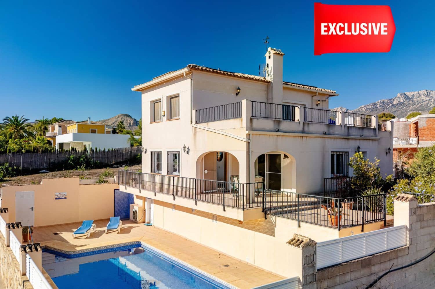 5 bedroom Townhouse for sale in La Nucia - € 540,000 (Ref: 9451617)