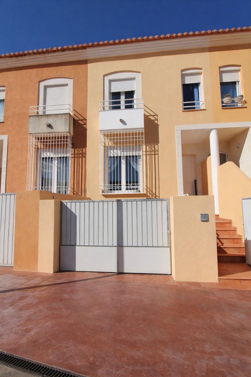 Adosado de 4 habitaciones en Ondara en venta con garaje - 280.000 € (Ref: 9619054)