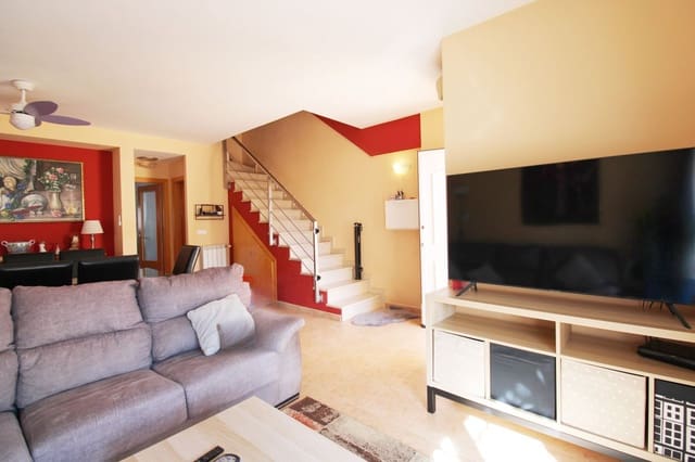 Adosado de 4 habitaciones en Ondara en venta con garaje - 280.000 € (Ref: 9619054)