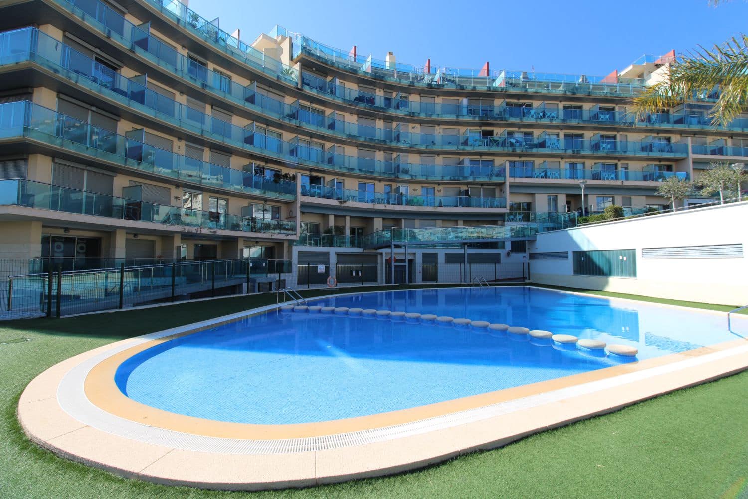 2 bedroom Flat for sale in Calpe / Calp with garage - € 365,000 (Ref: 9644599)