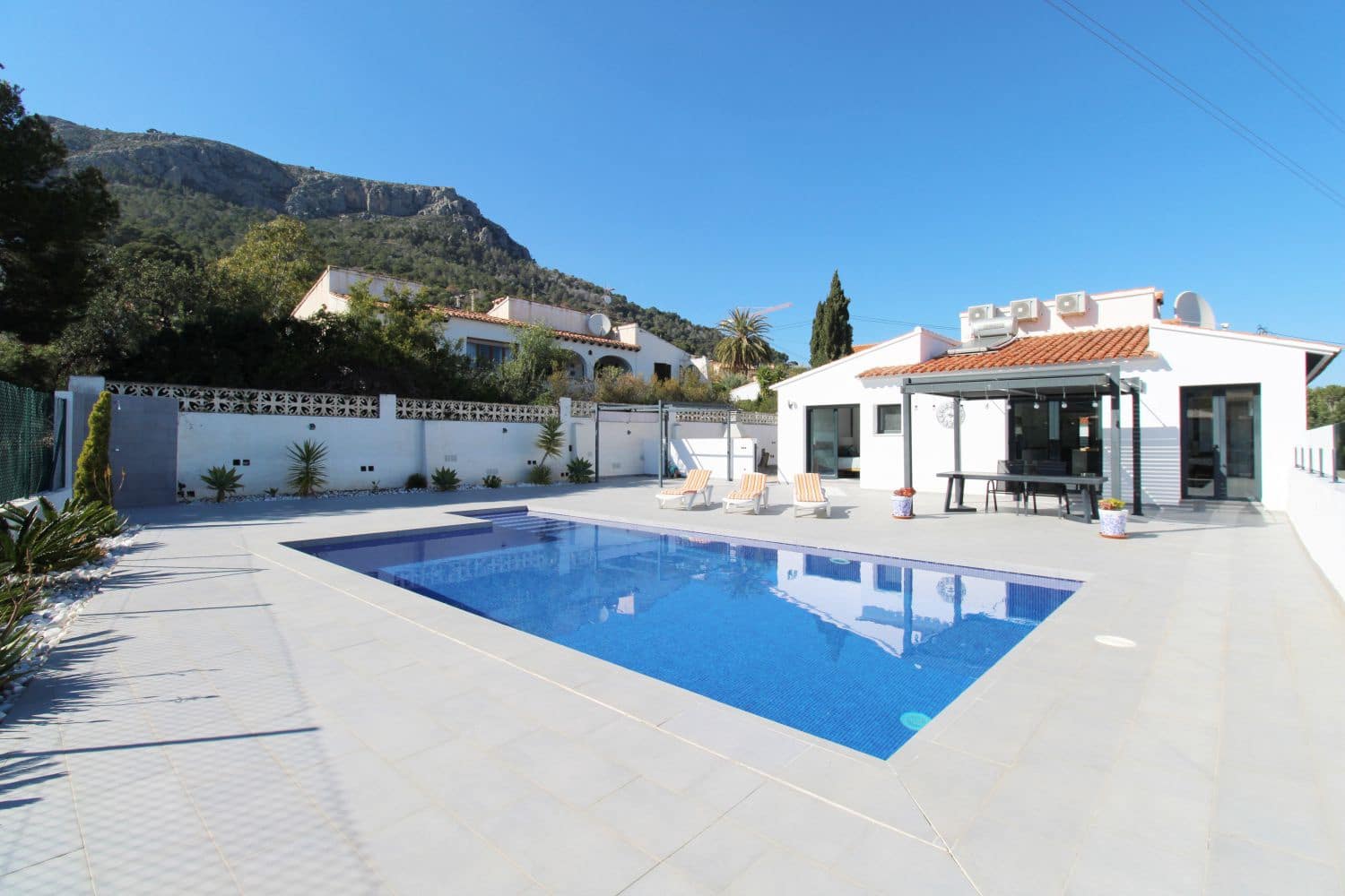 2 soverom Villa til salgs i Calpe / Calp med garasje - € 620 000 (Ref: 9690310)
