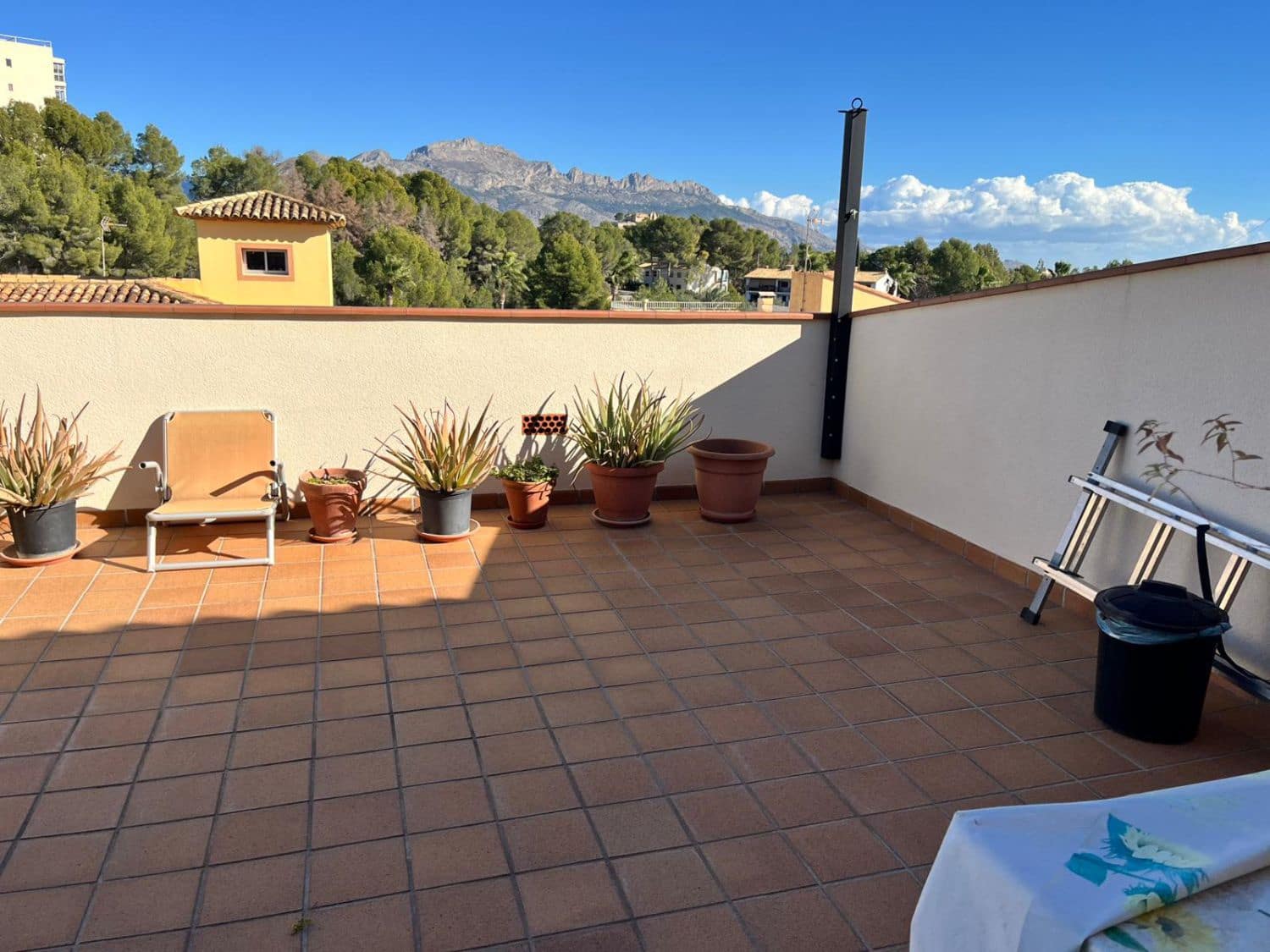 4 Zimmer Haus zu verkaufen in Polop mit Garage - 355.000 € (Ref: 9830876)
