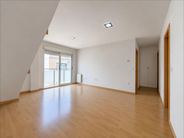 3 makuuhuone Kattohuoneisto vuokrattavana paikassa Puçol mukana 
autotalli - 950 € (Ref: 10034078)