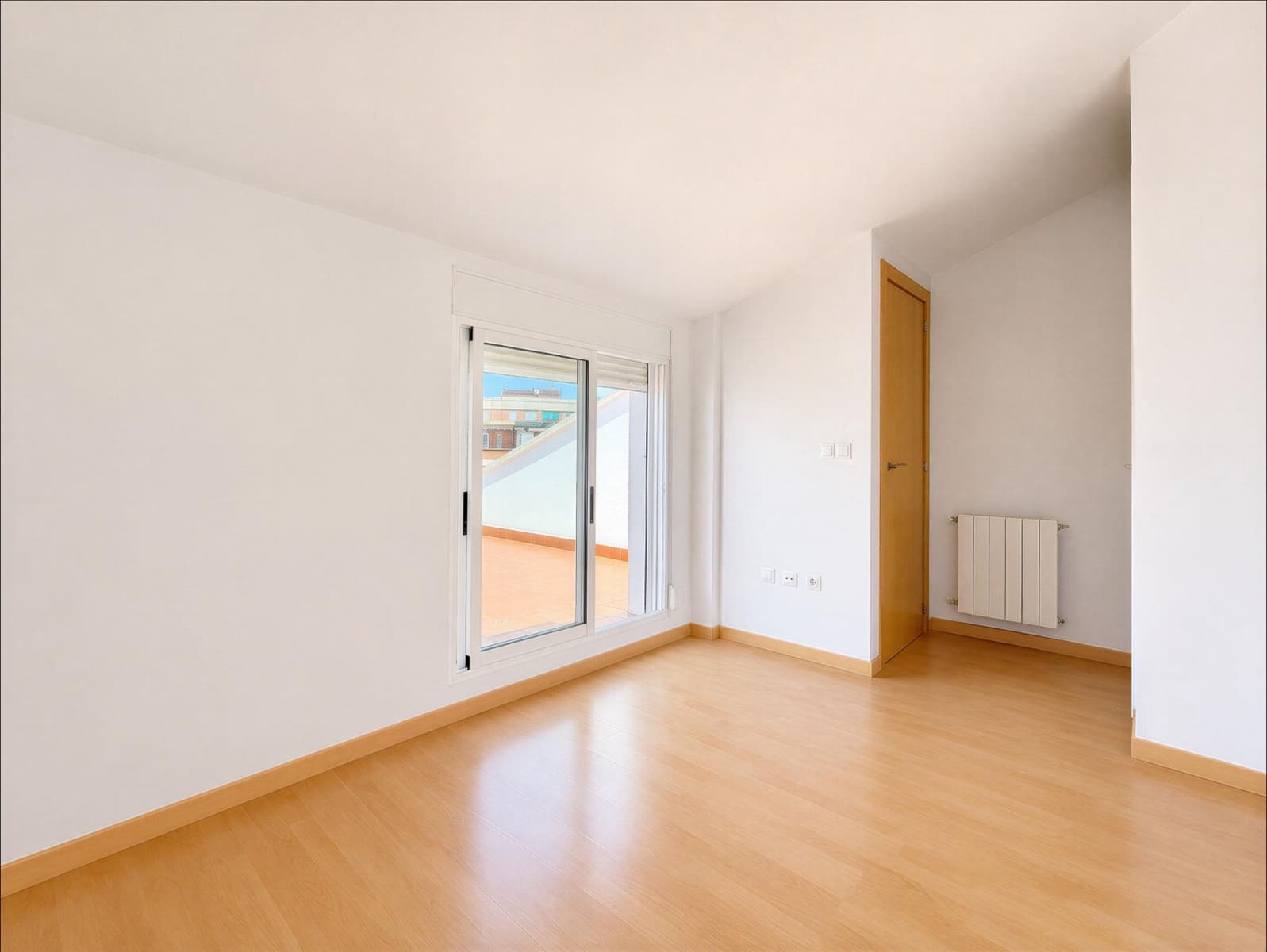 3 quarto Penthouse para arrendar em Pucol com garagem - 950 € (Ref: 10034078)
