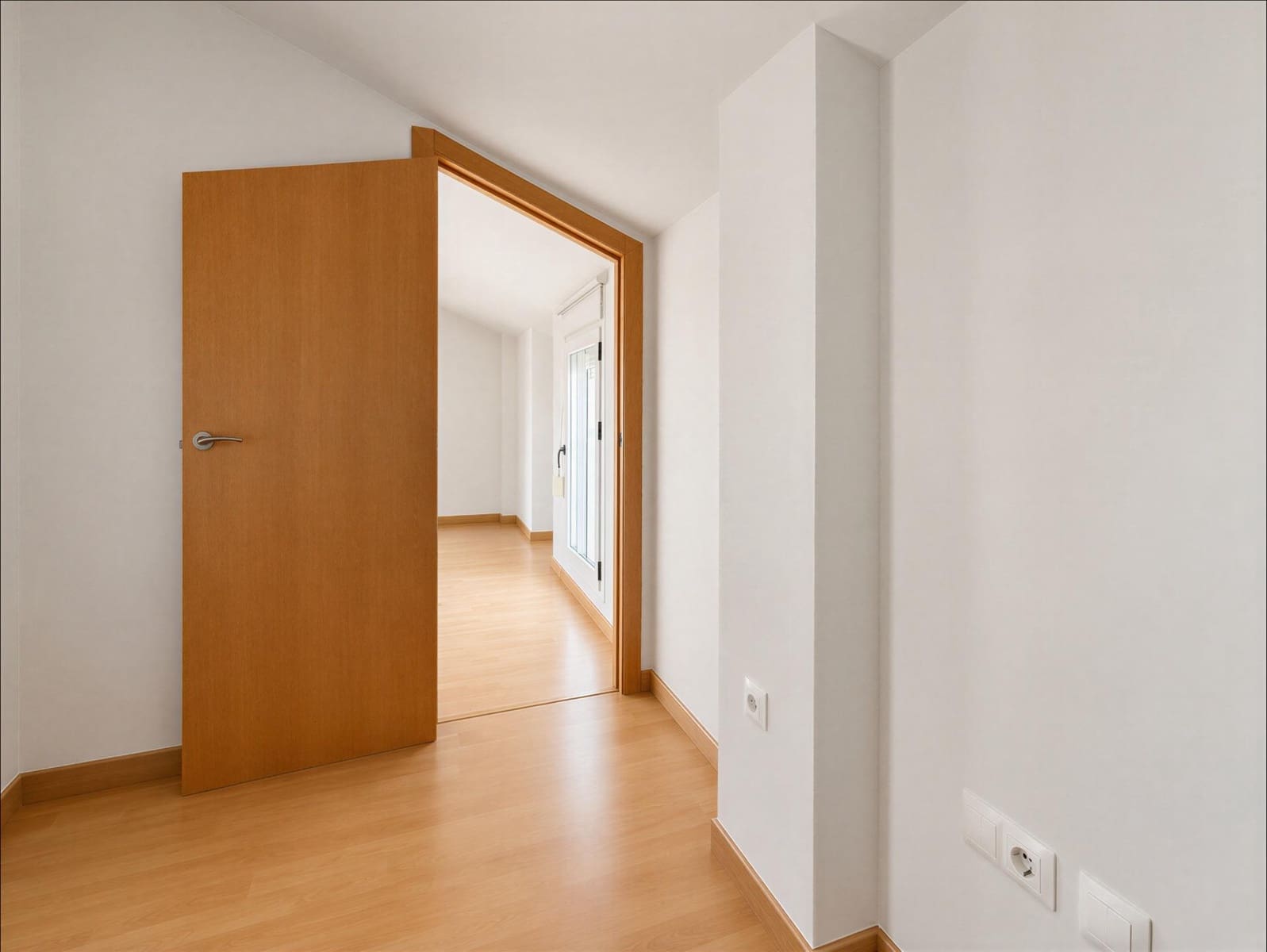 3 quarto Penthouse para arrendar em Pucol com garagem - 950 € (Ref: 10034078)