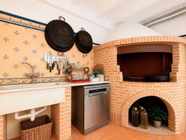 5 soverom Hus til salgs i Puçol med garasje - € 345 000 (Ref: 10044922)