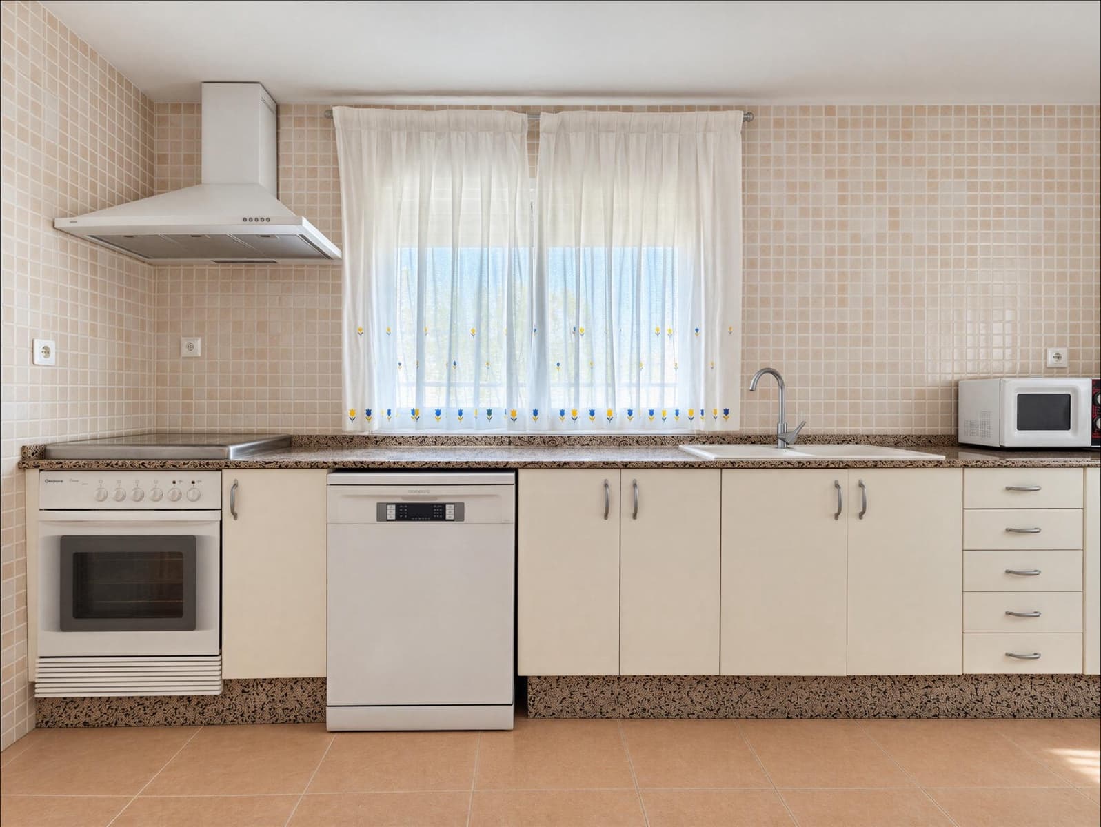 4 quarto Moradia para venda em Lliria com piscina - 230 000 € (Ref: 10078483)