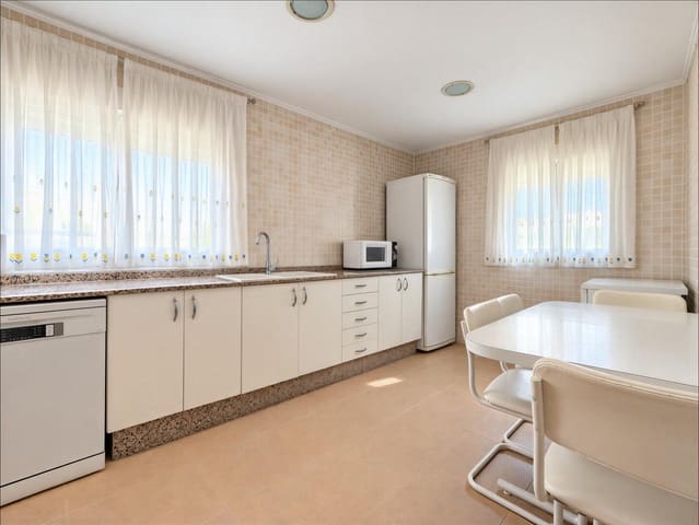 4 quarto Moradia para venda em Llíria com piscina - 230 000 € (Ref: 10078483)