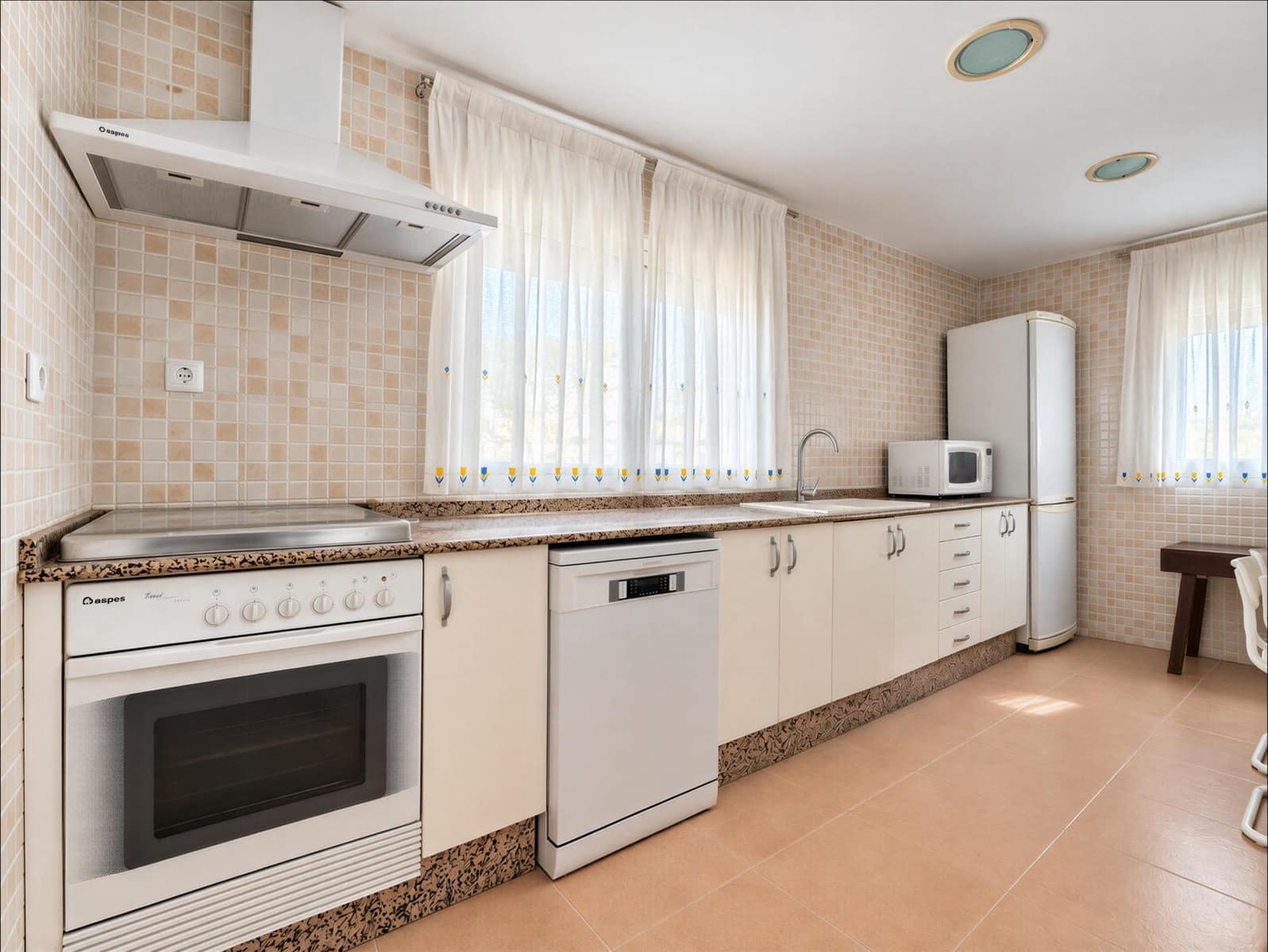 4 quarto Moradia para venda em Lliria com piscina - 230 000 € (Ref: 10078483)