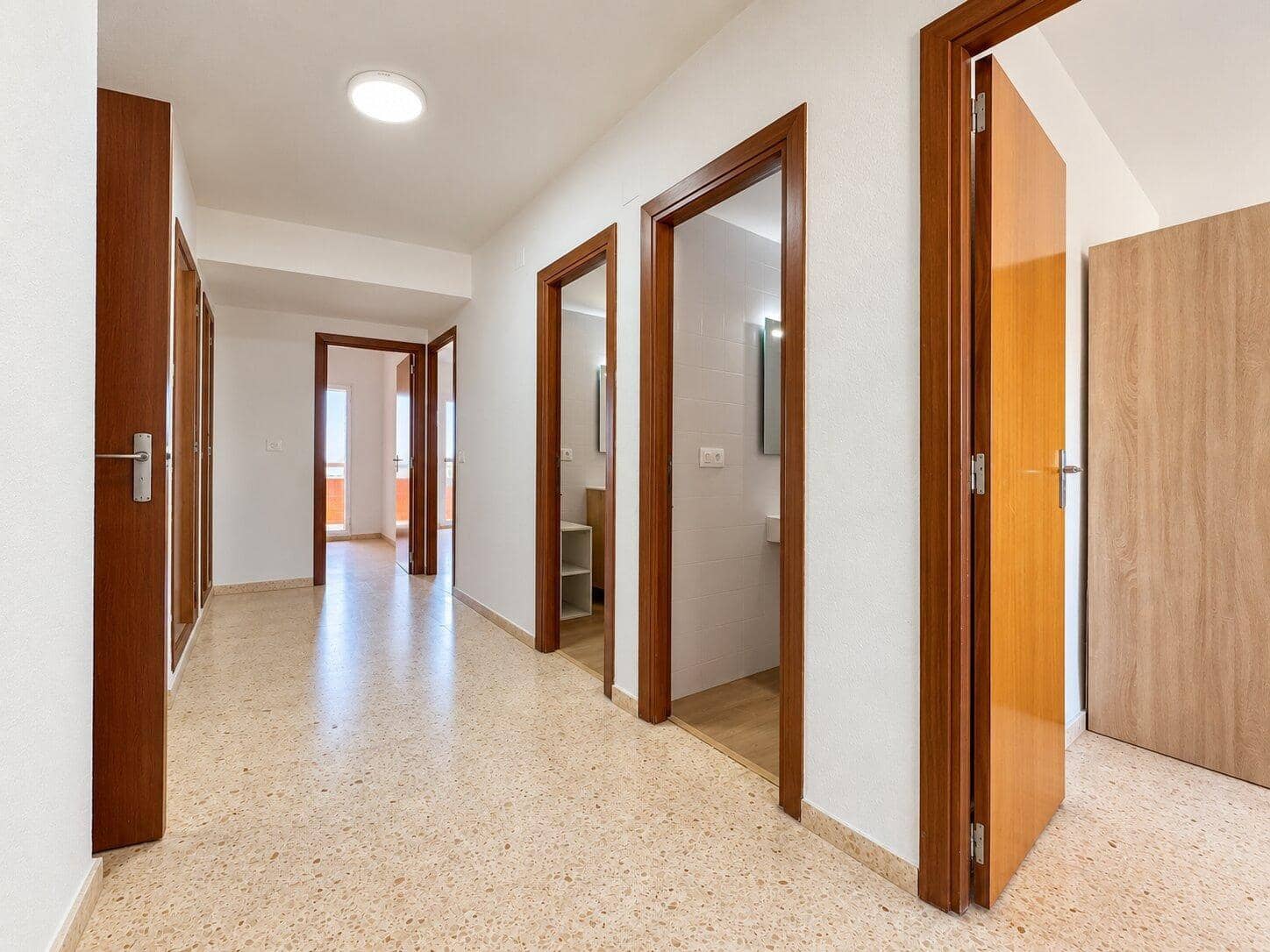 4 bedroom Flat for rent in Albuixec - € 900 (Ref: 10157760)